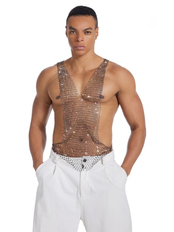 Kinnitatud sportlik vest nailonist ja 81–90% polüestrist, unisex disain.