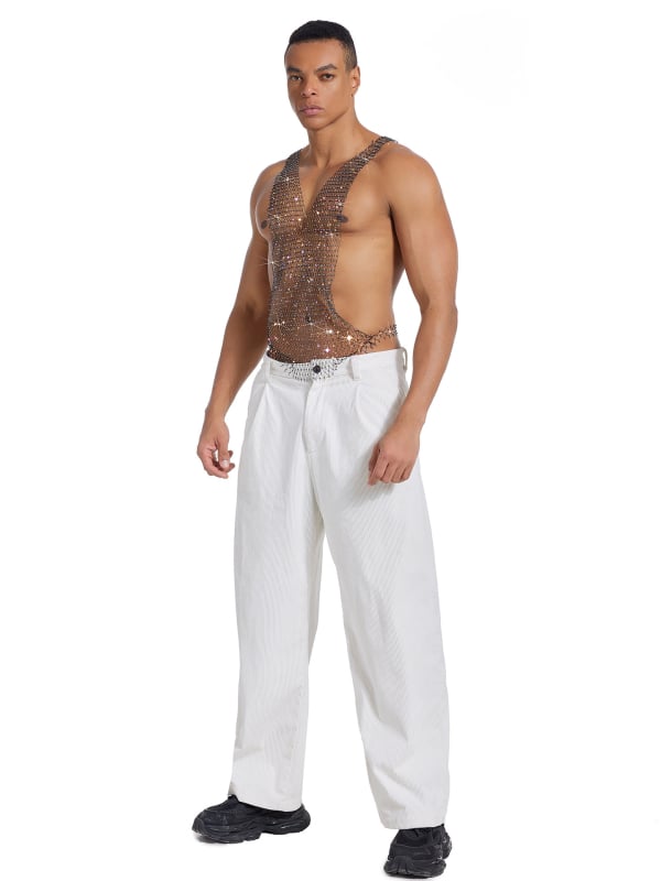 Kinnitatud sportlik vest nailonist ja 81–90% polüestrist, unisex disain.