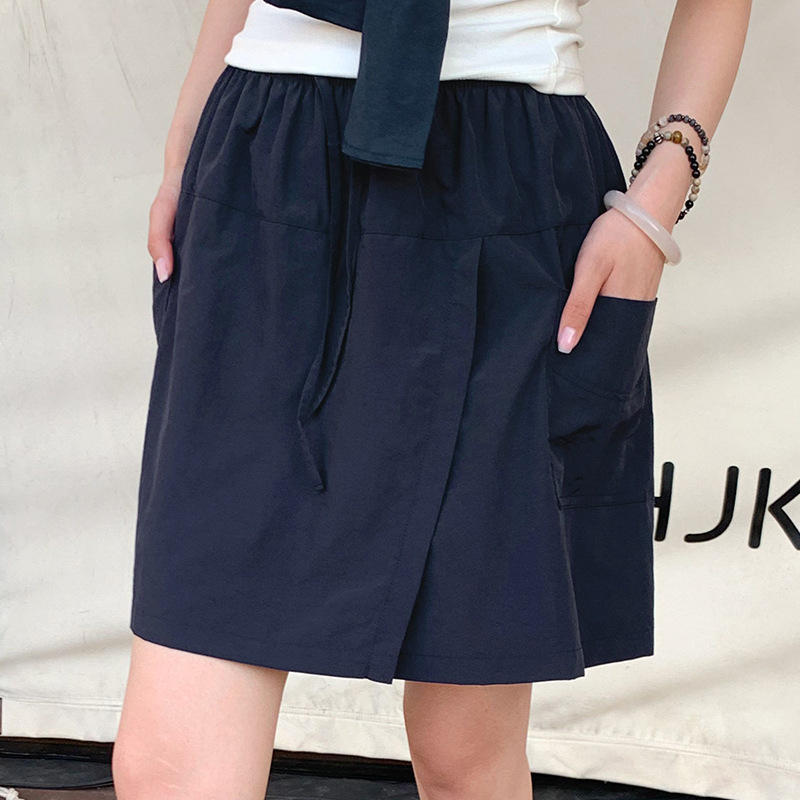 Ženska radna suknja-pantalone – kratka hip suknja s hlačama, Ice Hemp tkanina, ljeto 2025, dizajn protiv prozirnosti, japansko-korejski opušteni stil