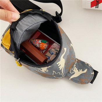 Dječja platnena crossbody torba s dinosaurom – karikatura uzorak, serija Little Dinosaur, zaštita protiv krađe i smanjenje opterećenja