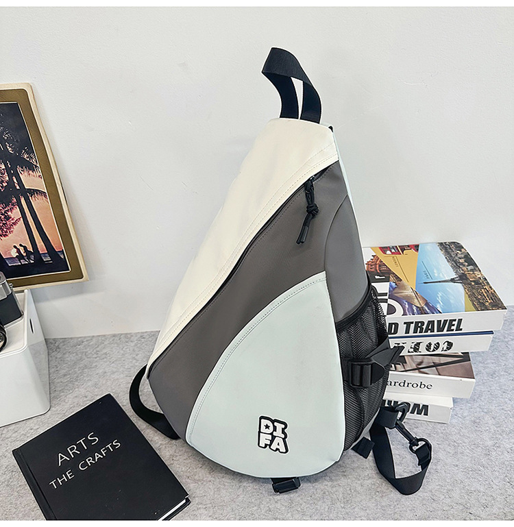 Muška crossbody torbica za prsa, lagana urbana sportska torba, patchwork uzorak, najlon materijal, podstava poliester