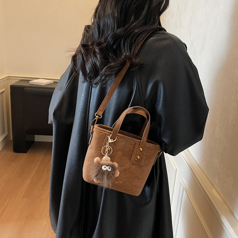 PU bucket crossbody torba sa zip zatvaračem, unutarnji džepovi za telefon i dokumente, poliester podstava, zimska kolekcija 2025