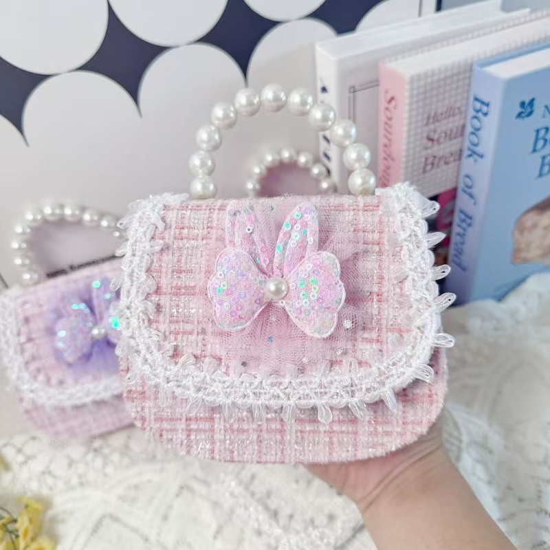 Dječja kvadratna torbica crossbody s patchom zeca i perl rubom; Materijal: poliester; Podstava: poliester; Uzorak: Životinje