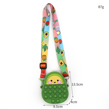 Unisex silikon crossbody torba za osnovnoškolce s motivima jagoda, ananas i avokado; bez podstave.
