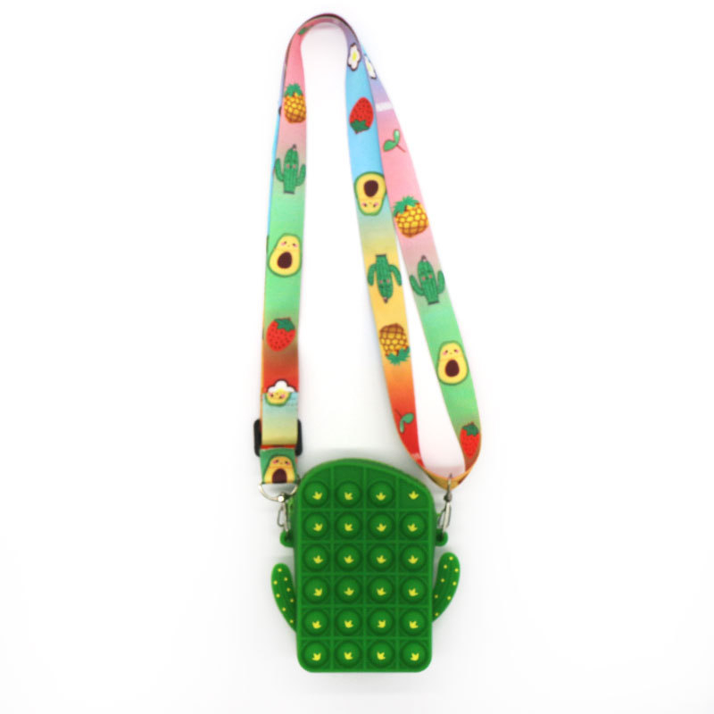 Unisex silikon crossbody torba za osnovnoškolce s motivima jagoda, ananas i avokado; bez podstave.