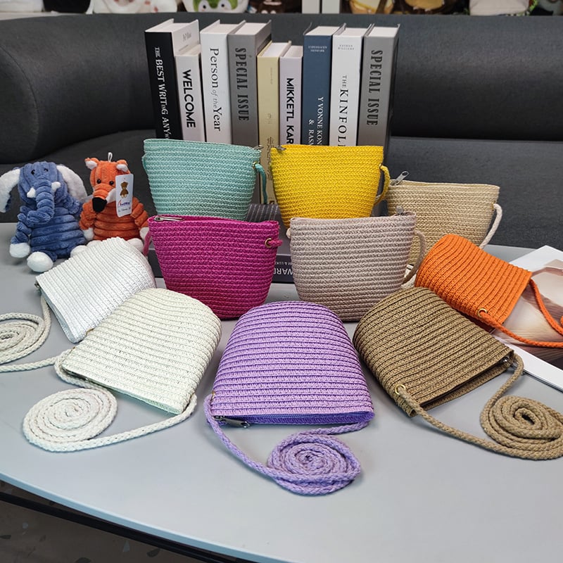 Pletena slamena torba za djecu, slatka crossbody torba s dizajnom školjke i DIY detaljima, ljetna torba za plažu