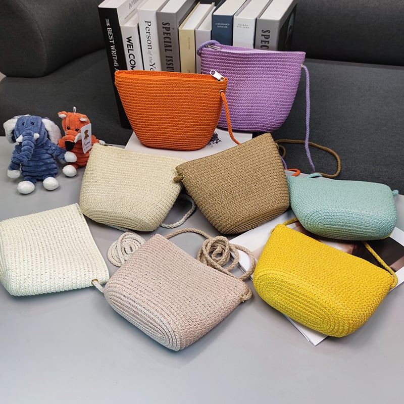 Pletena slamena torba za djecu, slatka crossbody torba s dizajnom školjke i DIY detaljima, ljetna torba za plažu