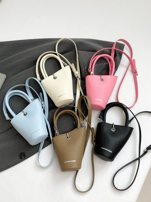 Ženska crossbody torba s asimetričnim dizajnom, mini košarica, PU koža, podstava poliester, prozračna i otporna, jesen-zima 2025