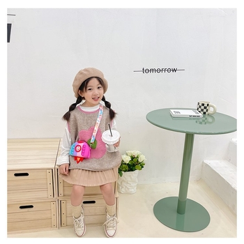 Silikónová mincovníčka s motívom rakety pre deti — kreslený štýl, 1 skladanie, vodeodolná a odolná voči opotrebeniu