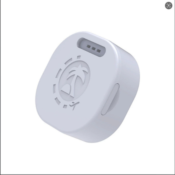 GPS real-time lokator Beidou — točnost 5 m, memorija 128 MB, dimenzije 39×39×14,5 mm, 480 mAh polimernа baterija, alarmi: vibracija, nestanak napajanja, mobilno upozorenje, geofence, prekoračenje brzine, karte: Amap/Baidu/Google