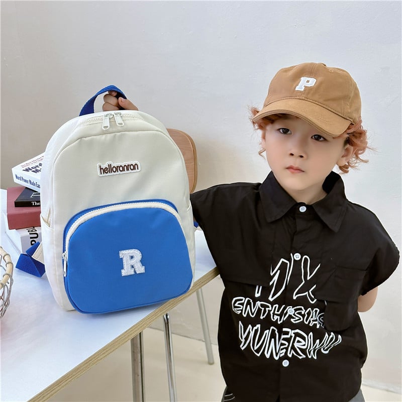 Dječji najlonski ruksak, unisex, korejskog stila, uzorak s slovima, ergonomski zakrivljeni remeni