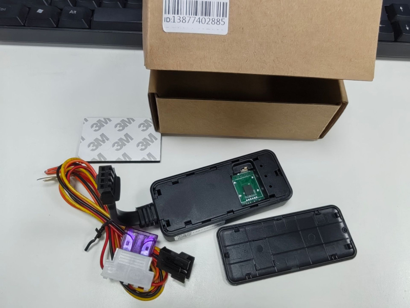 Автомобилен GPS локатор, модел T1, GPS точност 5-8 м, IP66 водоустойчив, външно захранване ACC, вградена антена