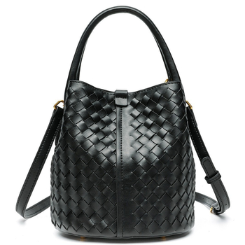 PU чанта кофа, градски минималистичен стил, клапанно отваряне, единична презрамка, вътрешен джоб за телефон, мек корпус