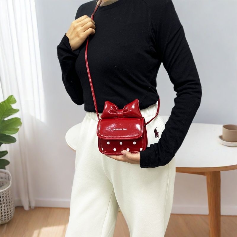 Crossbody torba s mašnicom, kvadratnog oblika, poliester vanjski dio, PU podstava, casual stil, otvor s poklopcem, proljeće 2025 izdanje