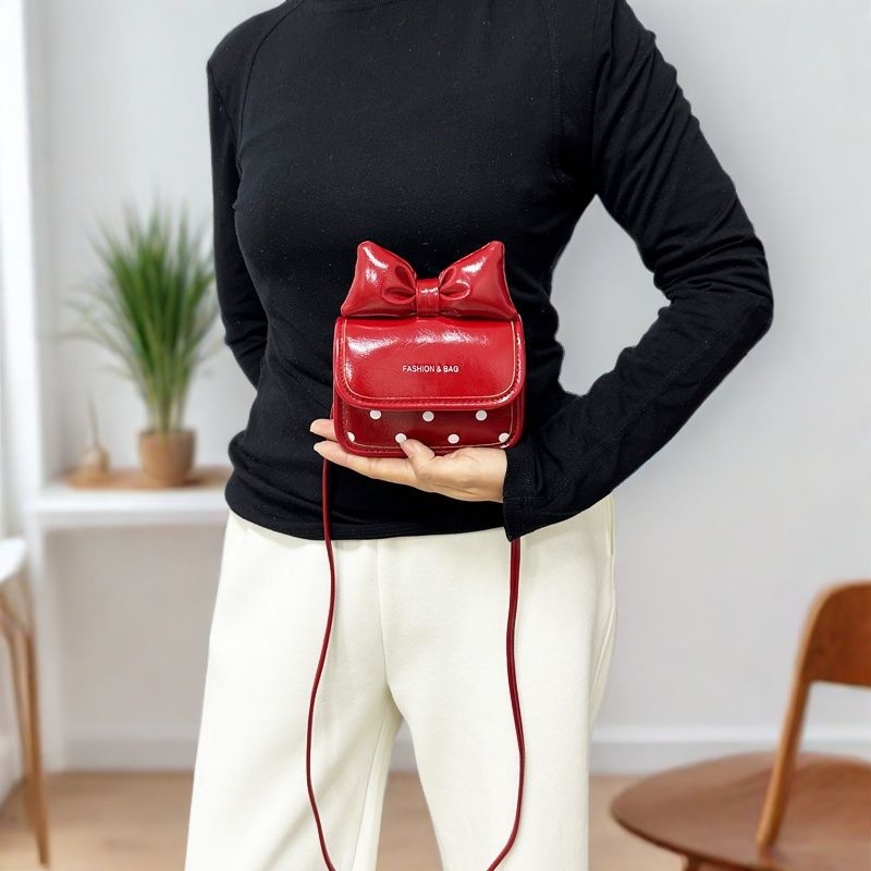 Crossbody torba s mašnicom, kvadratnog oblika, poliester vanjski dio, PU podstava, casual stil, otvor s poklopcem, proljeće 2025 izdanje