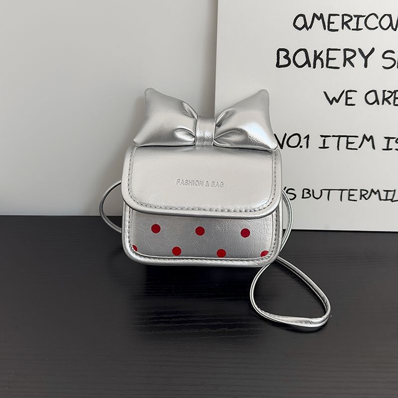 Crossbody torba s mašnicom, kvadratnog oblika, poliester vanjski dio, PU podstava, casual stil, otvor s poklopcem, proljeće 2025 izdanje