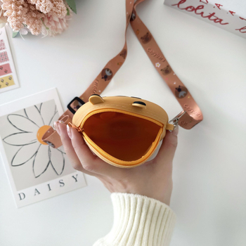 Detská silikónová peňaženka so vzorom kapibara, s prekríženým remienkom, vodeodolná, pre škôlku