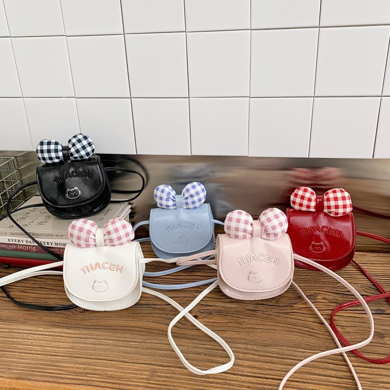 Dječja crossbody torbica • PU materijal • Ultra lagana • Za predškolsku dob • Anime crtani uzorak