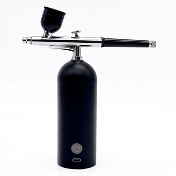 Elektronikus légspray készlet akrilfestékekhez – modellezéshez, manikűrhöz és DIY színezéshez; maximális nyomás 0,15 MPa; áramlás 6; permetezési távolság 20–500 mm; permetező szélesség 10–50 mm; anyag: alumínium és réz.