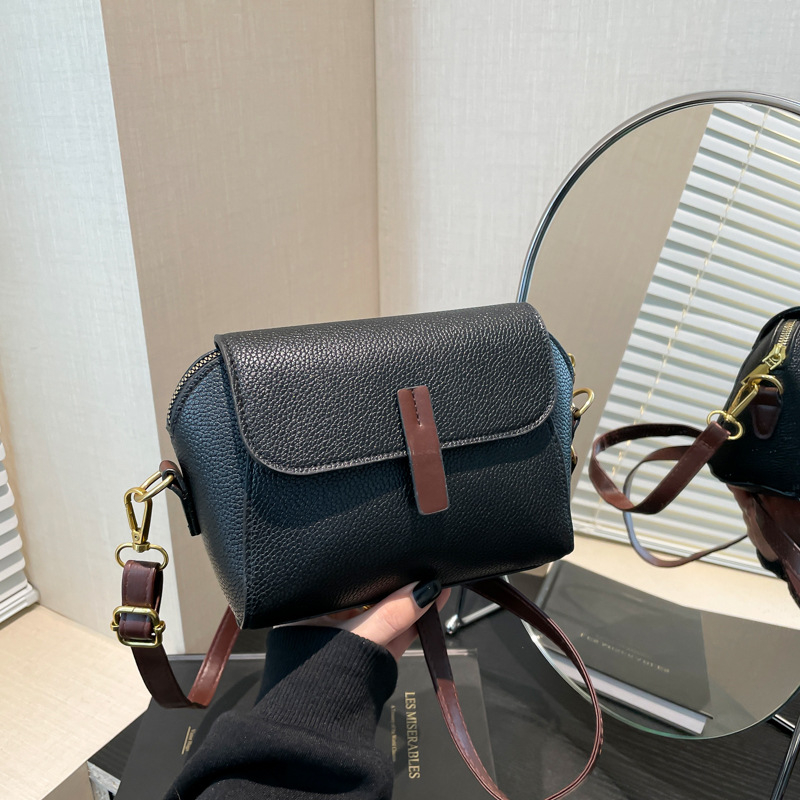 Crossbody torba od PU-a, gradski stil, vodoravan kvadratni oblik, zatvaranje zipom, poliester podstava