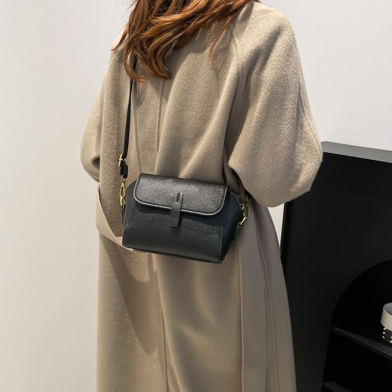 Crossbody torba od PU-a, gradski stil, vodoravan kvadratni oblik, zatvaranje zipom, poliester podstava