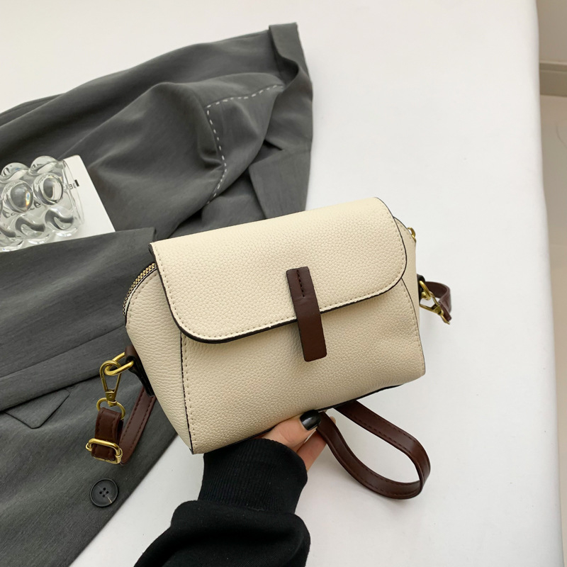Crossbody torba od PU-a, gradski stil, vodoravan kvadratni oblik, zatvaranje zipom, poliester podstava