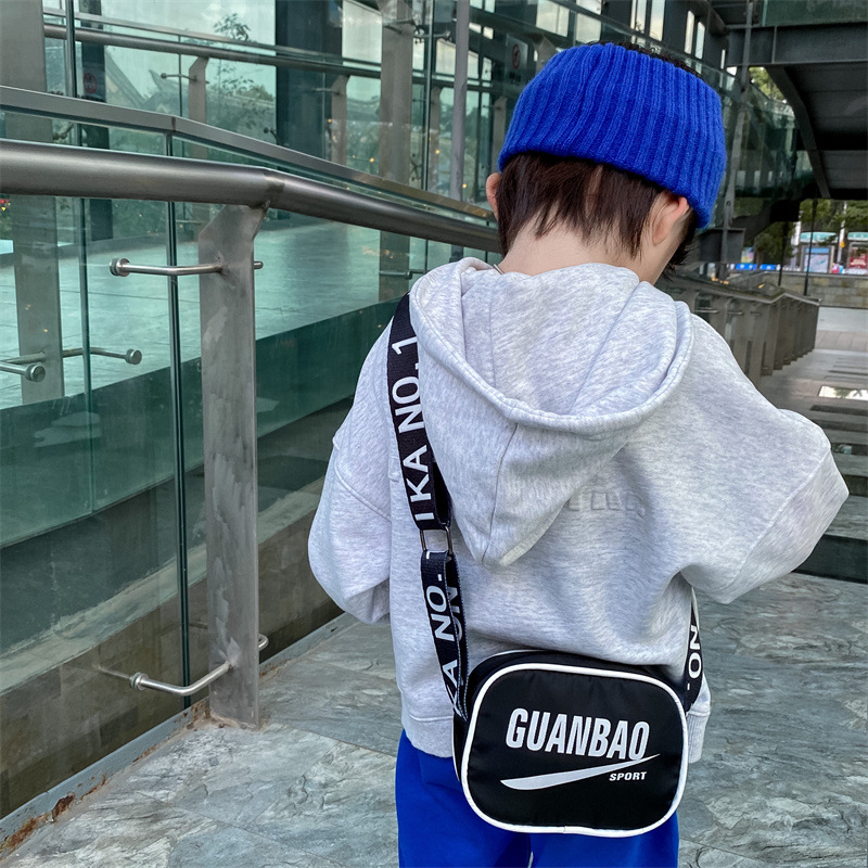 Geantă de umăr pentru copii cu logo de litere – design crossbody jucăuș, culoare solidă (Material: Nylon; Captușeală: Poliester; Vârstă potrivită: Grădiniță; Stil: Drăguț; Model: Culoare solidă)