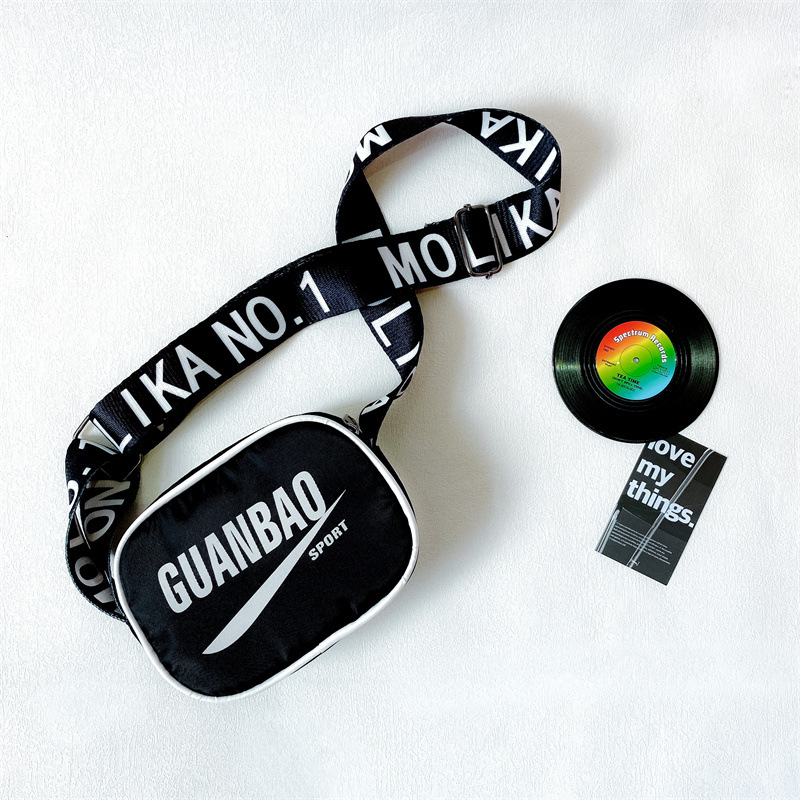 Geantă de umăr pentru copii cu logo de litere – design crossbody jucăuș, culoare solidă (Material: Nylon; Captușeală: Poliester; Vârstă potrivită: Grădiniță; Stil: Drăguț; Model: Culoare solidă)