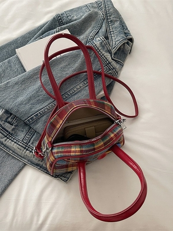 Dječja torba za križno nošenje s motivom mačke iz crtića i kariranim uzorom, od posebnog materijala, podstava od poliester.