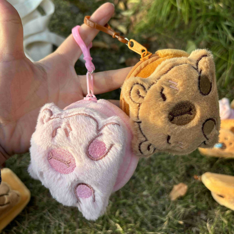 Kapibara plišani novčanik za kovance - sladak crtani dizajn, unisex, materijal pliš, bez podstave, s karabinom za kačenje