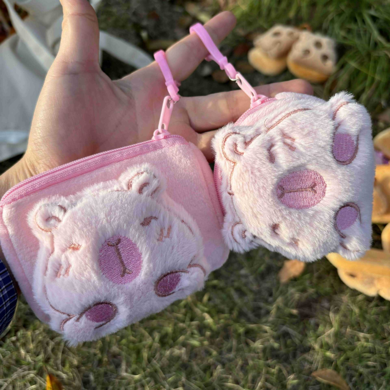 Kapibara plišani novčanik za kovance - sladak crtani dizajn, unisex, materijal pliš, bez podstave, s karabinom za kačenje