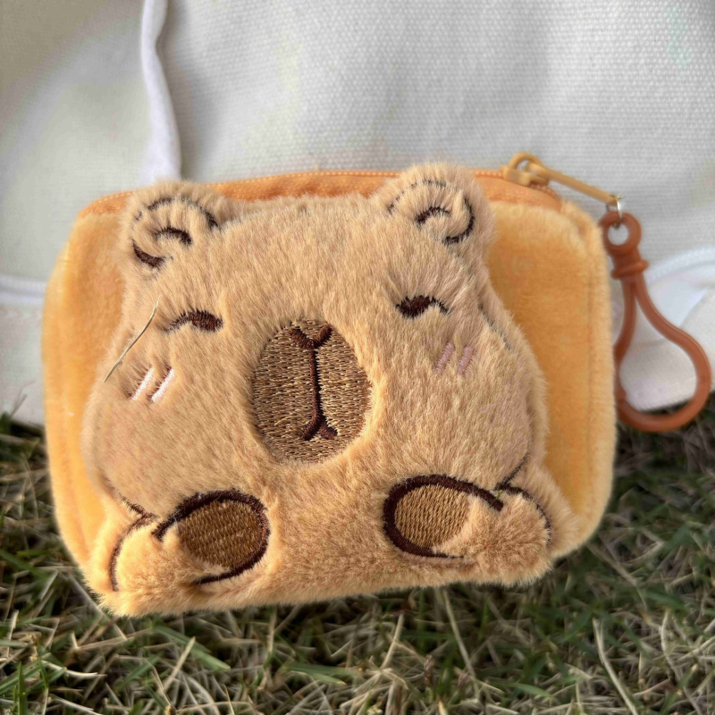 Kapibara plišani novčanik za kovance - sladak crtani dizajn, unisex, materijal pliš, bez podstave, s karabinom za kačenje