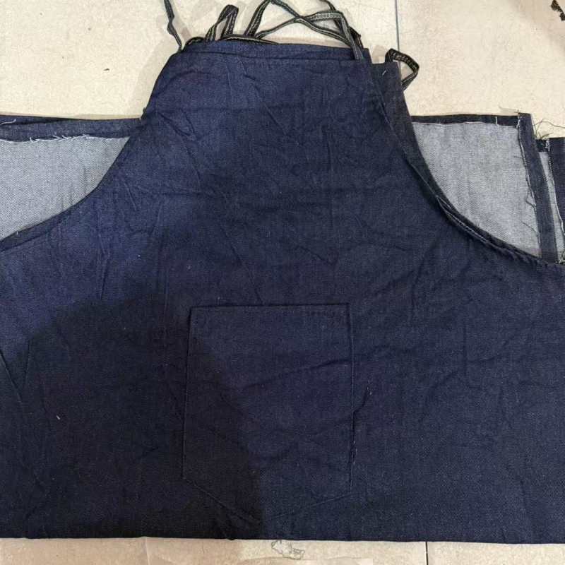 Șorț denim semi-lung, cu bretea groasă pentru gât, rezistent la ulei și uzură, potrivit pentru fabrici, construcții și bucătărie