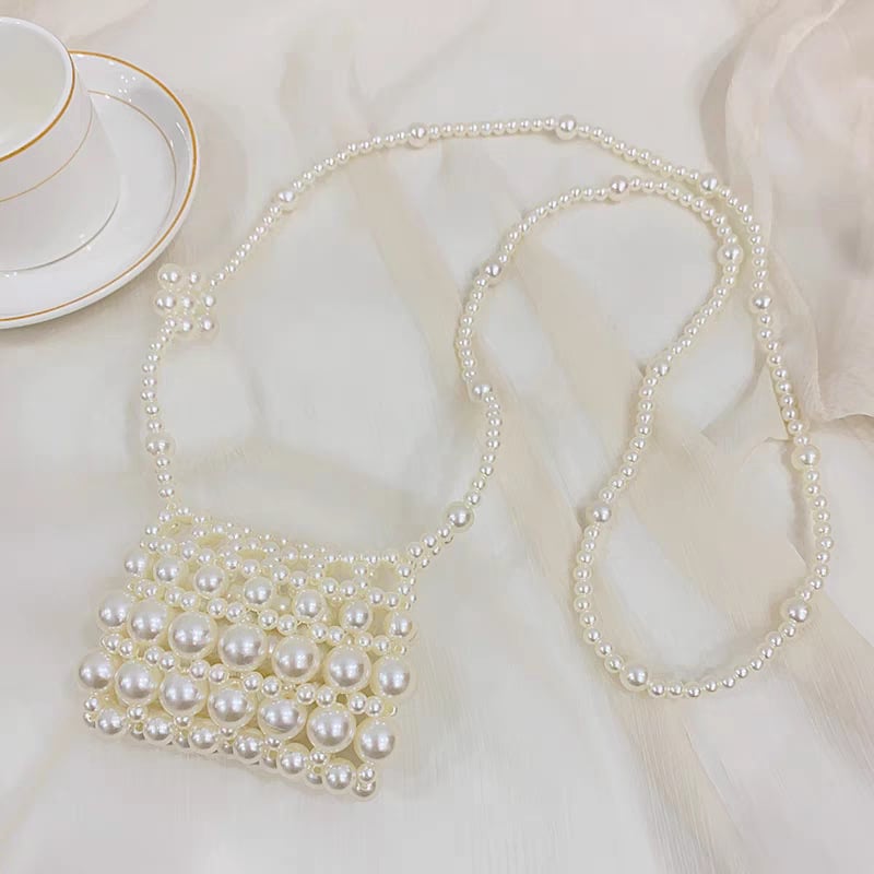 Плетена детска чанта за рамо с перлени акценти, акрилна, хоризонтална квадратна форма, вътрешно отделение с цип, без подплата, две презрамки, пролет 2024