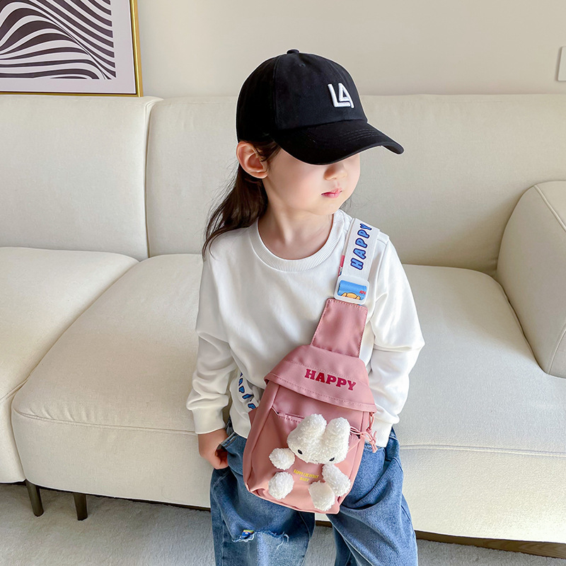 Puha plüssnyuszi gyerekeknek kereszt-body táska, széles vállpánttal, kanvas anyag, poliészter bélés, egyszínű dizájn, modern stílus