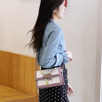 Crossbody torba od PVC materijala, horizontalni kvadratni oblik, zatvaranje na zip, Orange Beans.