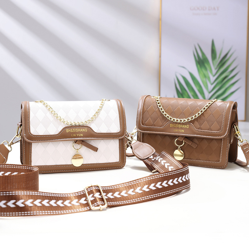 Crossbody torba od PVC materijala, horizontalni kvadratni oblik, zatvaranje na zip, Orange Beans.
