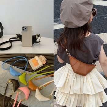 Haonna PU чанта през рамо, форма на рог-дъмплинг; дишаща и износоустойчива; без подплата; модел без шарка; зима 2022