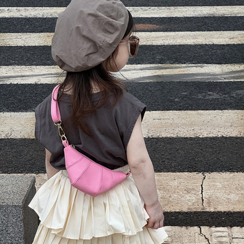 Haonna PU чанта през рамо, форма на рог-дъмплинг; дишаща и износоустойчива; без подплата; модел без шарка; зима 2022