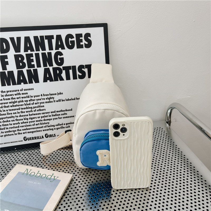 Детска чанта през рамо от найлон с защита срещу кражба, цип за отваряне и вътрешен джоб с цип