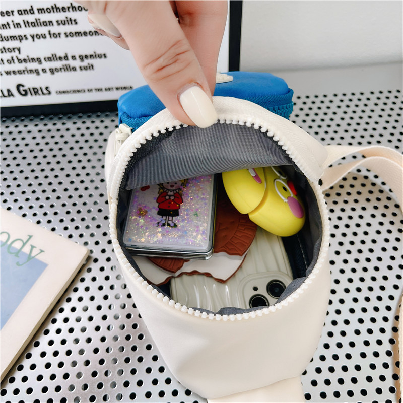 Детска чанта през рамо от найлон с защита срещу кражба, цип за отваряне и вътрешен джоб с цип