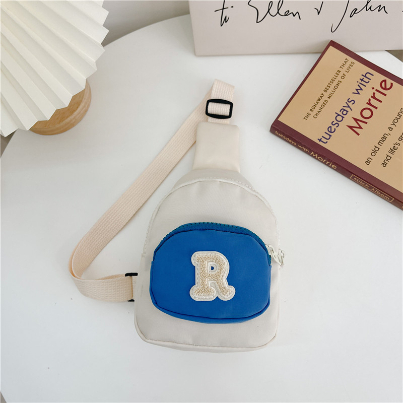 Детска чанта през рамо от найлон с защита срещу кражба, цип за отваряне и вътрешен джоб с цип