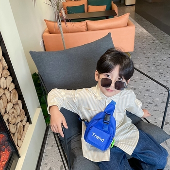 Детска кръстосана чанта – нейлон, дишаща, игрив стил, печат с букви, подходяща за предучилищна възраст