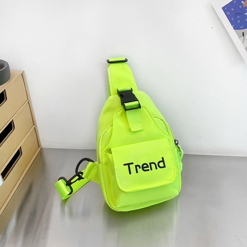 Детска кръстосана чанта – нейлон, дишаща, игрив стил, печат с букви, подходяща за предучилищна възраст