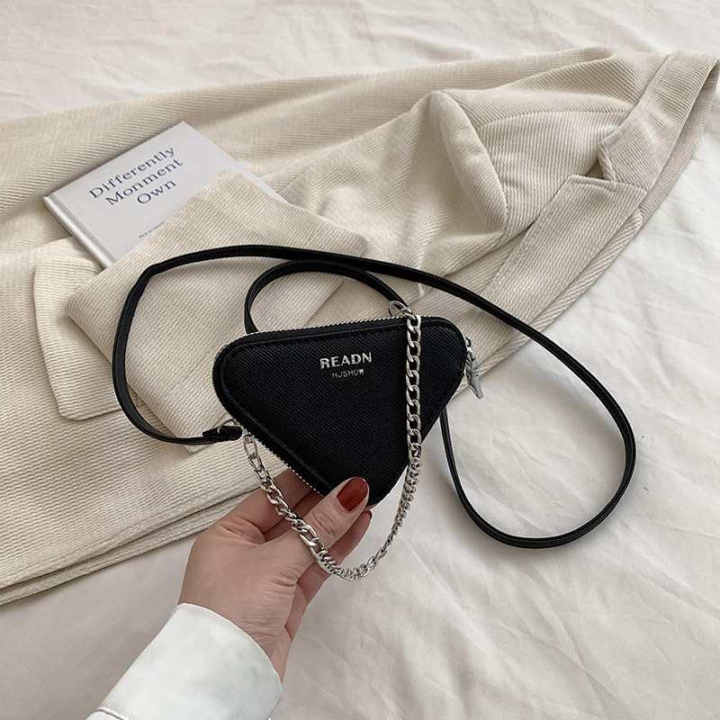 Dječja mini trokutična crossbody torbica od PU kože, uzorak slova, moderan i cool stil, kapacitet MINI
