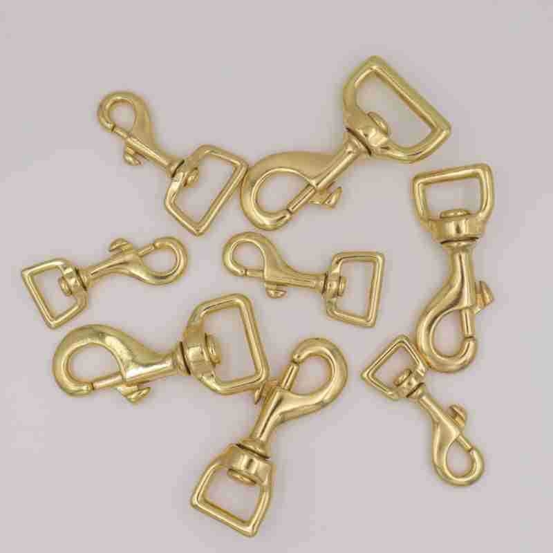 Sárgaréz horog — Modell 0172B-017B; Márka Shanghai Maoquan; alkalmas kutyás hámokhoz és poggyászhoz