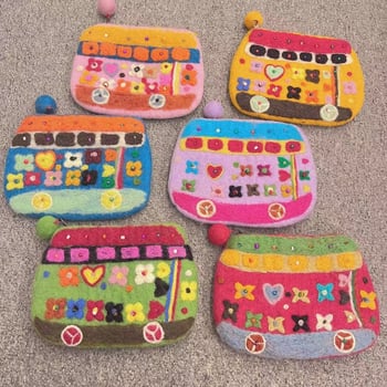 Монетник от вълнен филц с цип-тайник, свеж и сладък стил, дизайн с кола и автобус