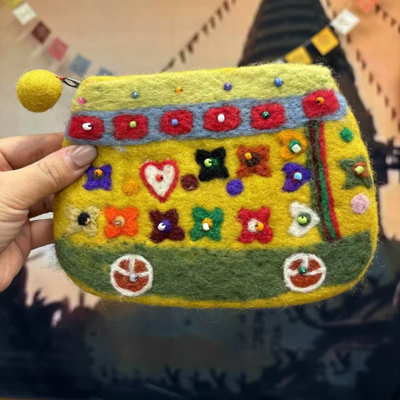 Монетник от вълнен филц с цип-тайник, свеж и сладък стил, дизайн с кола и автобус