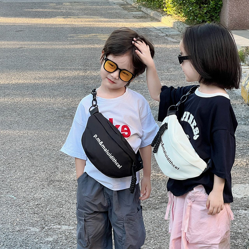 Dječja torba za prsa u japanskom stilu – lagana, unisex, s anime uzorkom, vanjska od najlona, podstava od poliestera, pogodno za predškolsku dob, svakodnevna upotreba