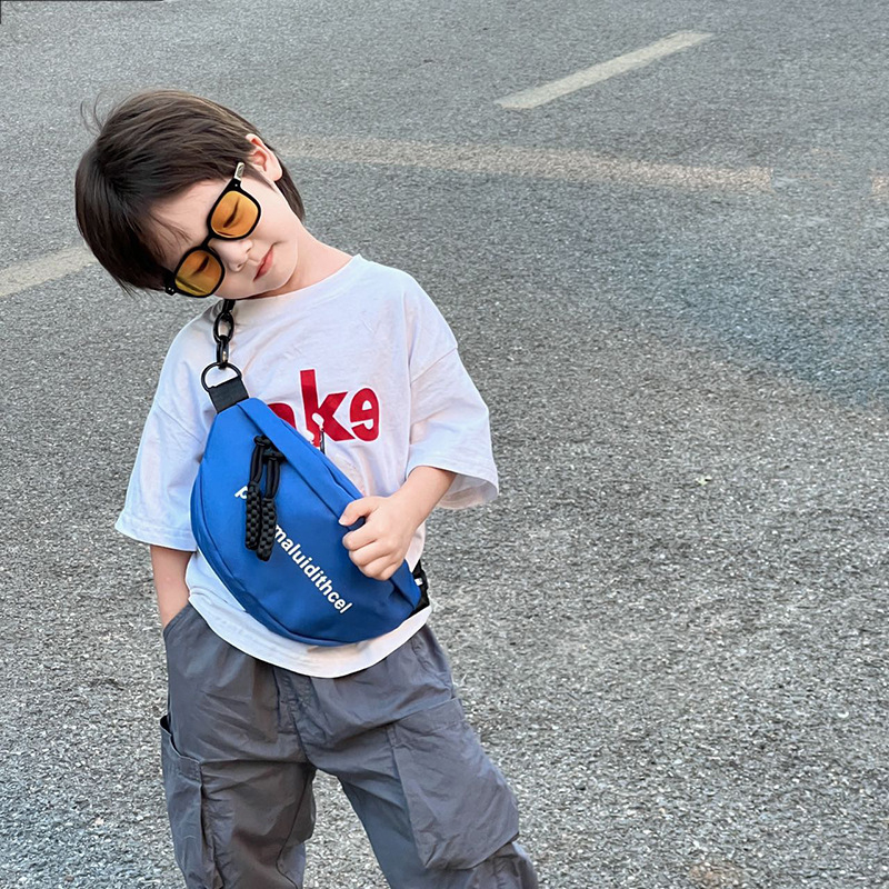 Dječja torba za prsa u japanskom stilu – lagana, unisex, s anime uzorkom, vanjska od najlona, podstava od poliestera, pogodno za predškolsku dob, svakodnevna upotreba